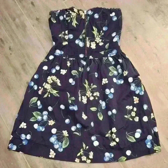 Bershka Dresses & Skirts - Bershka Strapless Dess